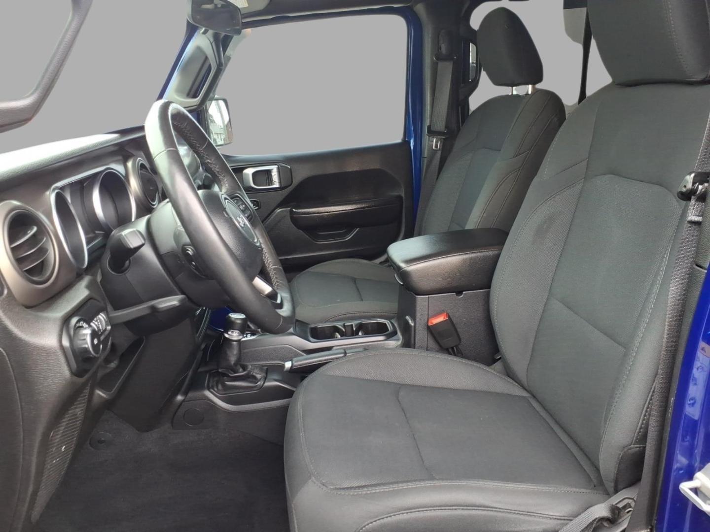 2019 Ocean Blue Metallic Clear Coat Pbm Jeep Wrangler Unlimited Sport S (1C4HJXDG7KW) with an 3.6L 3.6L V6 285hp 260ft. lbs. Carburetor engine, Automatic transmission, located at 5505 N. Summit St., Toledo, OH, 43611, (419) 729-2688, 41.654953, -83.530014- Photo#3