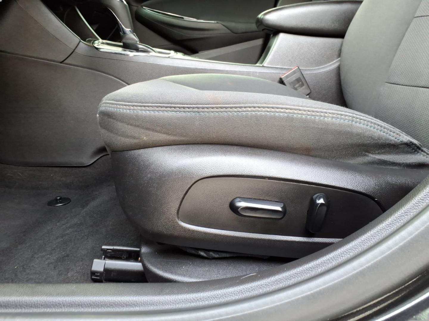 2018 Mosaic Black Metallic Gb8 Chevrolet Cruze LT Auto (1G1BE5SM9J7) with an 1.4L 1.4L Turbo I4 153hp 177ft. lbs. Direct Injection engine, 6-Speed Shiftable Automatic transmission, located at 5505 N. Summit St., Toledo, OH, 43611, (419) 729-2688, 41.654953, -83.530014- Photo#3