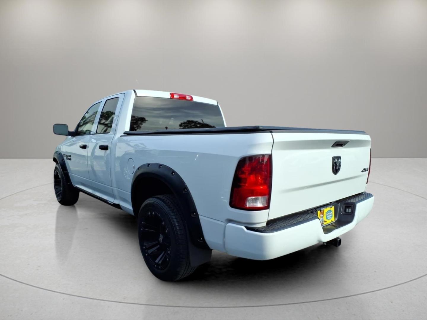2018 Bright White Clear Coat Pw7 RAM 1500 Tradesman (1C6RR7FT1JS) with an 5.7L HEMI 5.7L V8 395hp 410ft. lbs. Carburetor engine, 8-Speed Shiftable Automatic transmission, located at 5505 N. Summit St., Toledo, OH, 43611, (419) 729-2688, 41.654953, -83.530014- Photo#19