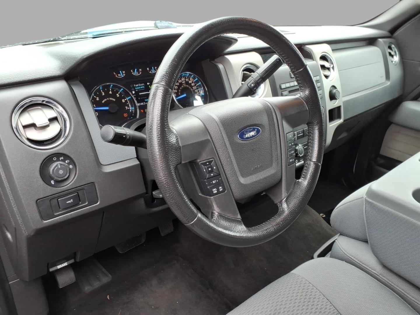 2011 Oxford White Yz Ford F-150 XLT (1FTFW1EF4BF) with an 5.0L 5.0L Flex Fuel V8 360hp 380ft. lbs. Carburetor engine, 6-Speed Automatic transmission, located at 5505 N. Summit St., Toledo, OH, 43611, (419) 729-2688, 41.654953, -83.530014- Photo#5