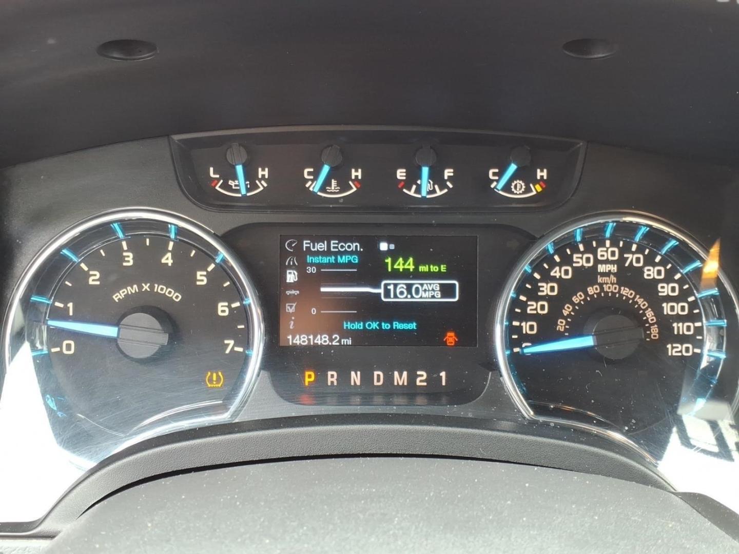 2011 Oxford White Yz Ford F-150 XLT (1FTFW1EF4BF) with an 5.0L 5.0L Flex Fuel V8 360hp 380ft. lbs. Carburetor engine, 6-Speed Automatic transmission, located at 5505 N. Summit St., Toledo, OH, 43611, (419) 729-2688, 41.654953, -83.530014- Photo#9