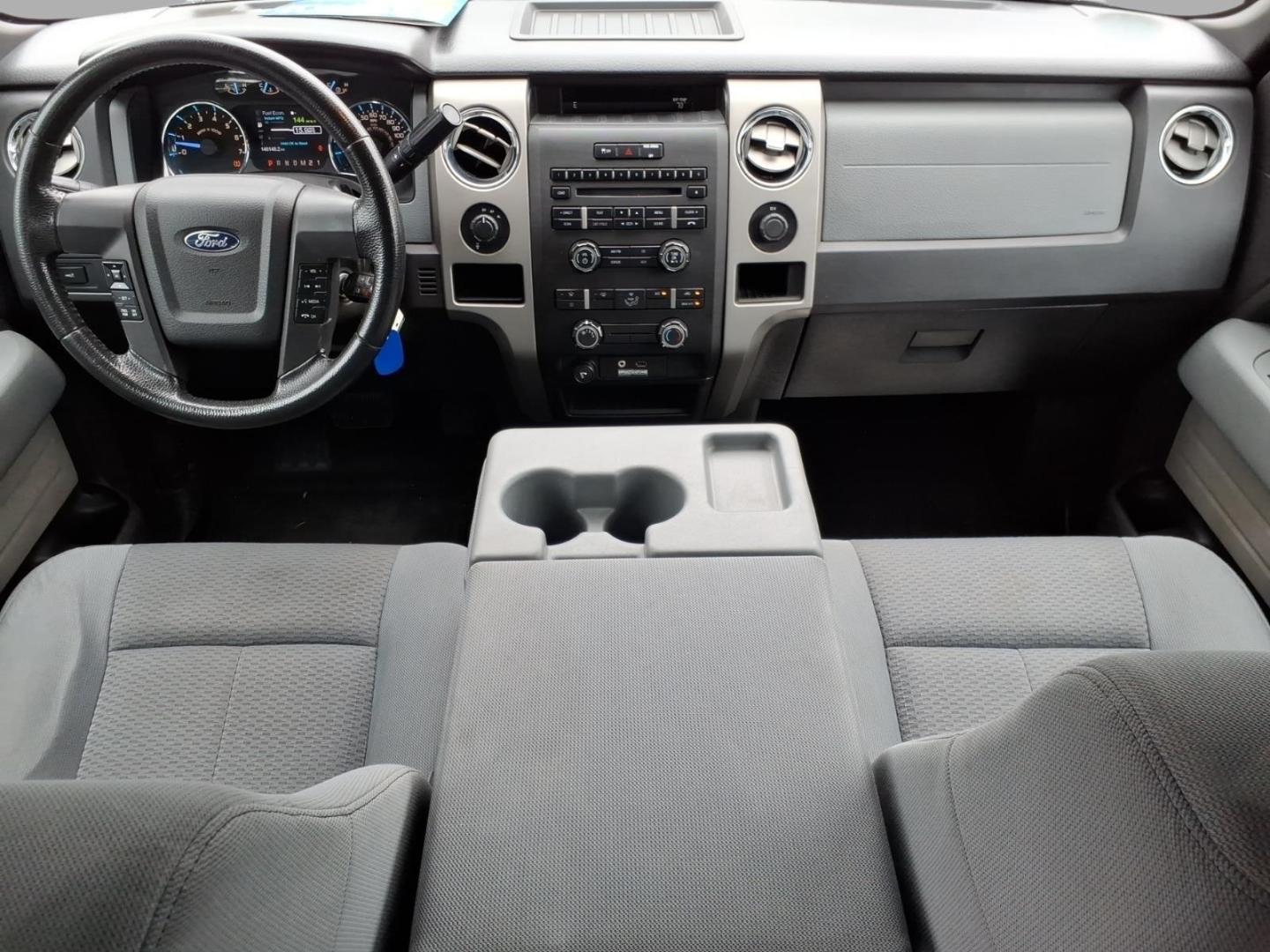 2011 Oxford White Yz Ford F-150 XLT (1FTFW1EF4BF) with an 5.0L 5.0L Flex Fuel V8 360hp 380ft. lbs. Carburetor engine, 6-Speed Automatic transmission, located at 5505 N. Summit St., Toledo, OH, 43611, (419) 729-2688, 41.654953, -83.530014- Photo#15