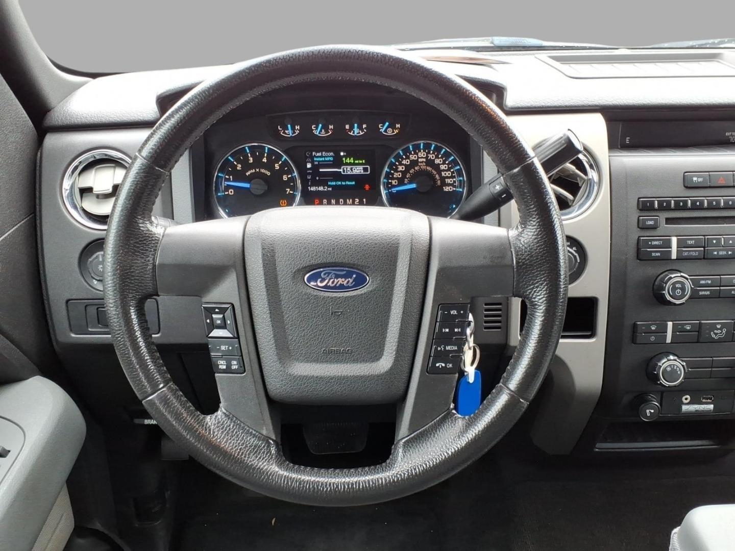 2011 Oxford White Yz Ford F-150 XLT (1FTFW1EF4BF) with an 5.0L 5.0L Flex Fuel V8 360hp 380ft. lbs. Carburetor engine, 6-Speed Automatic transmission, located at 5505 N. Summit St., Toledo, OH, 43611, (419) 729-2688, 41.654953, -83.530014- Photo#16