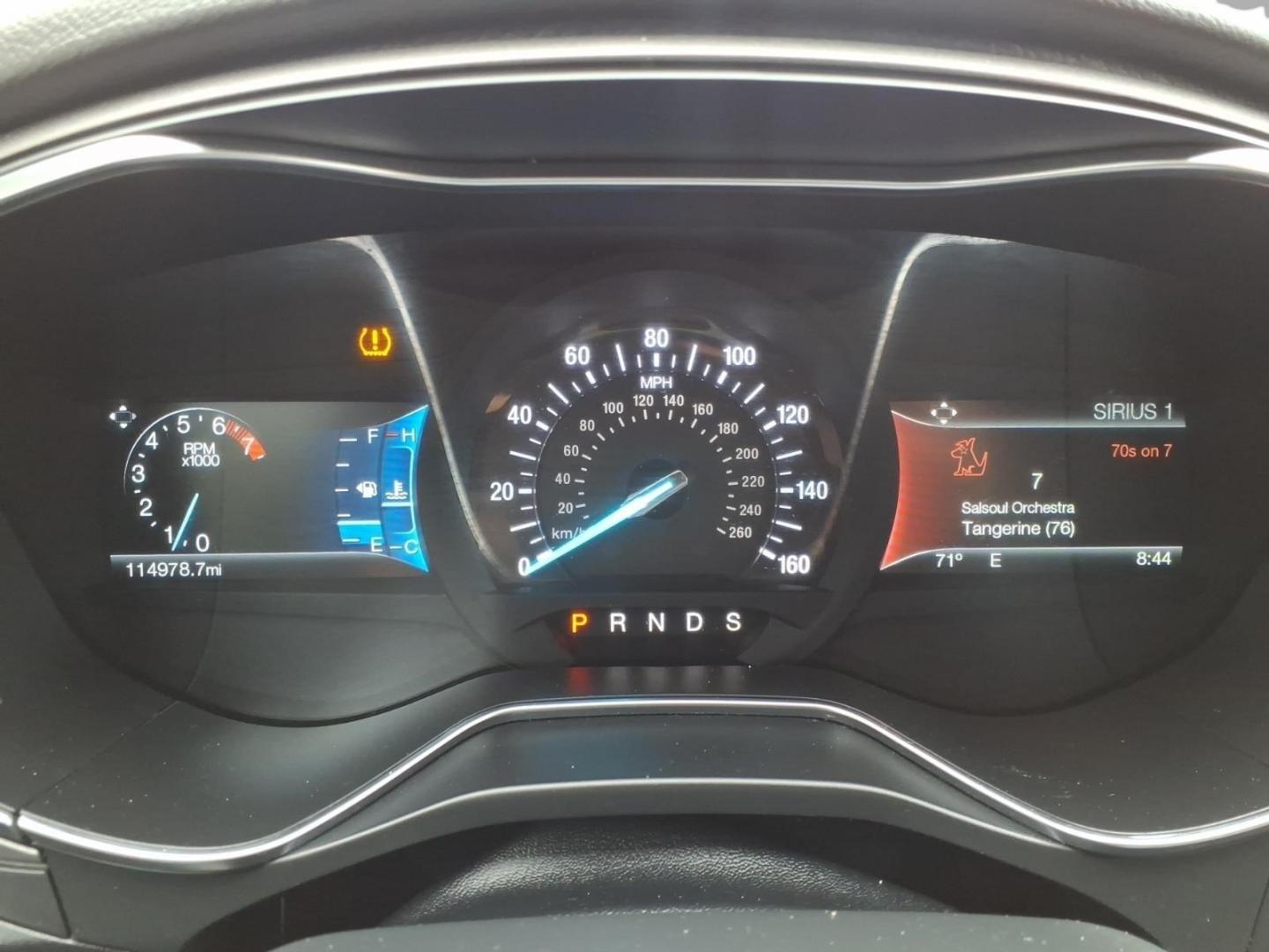 2018 Magnetic J7 Ford Fusion SE (3FA6P0T91JR) with an 2.0L EcoBoost 2.0L Turbo I4 245hp 275ft. lbs. Direct Injection engine, 6-Speed Shiftable Automatic transmission, located at 5505 N. Summit St., Toledo, OH, 43611, (419) 729-2688, 41.654953, -83.530014- Photo#9