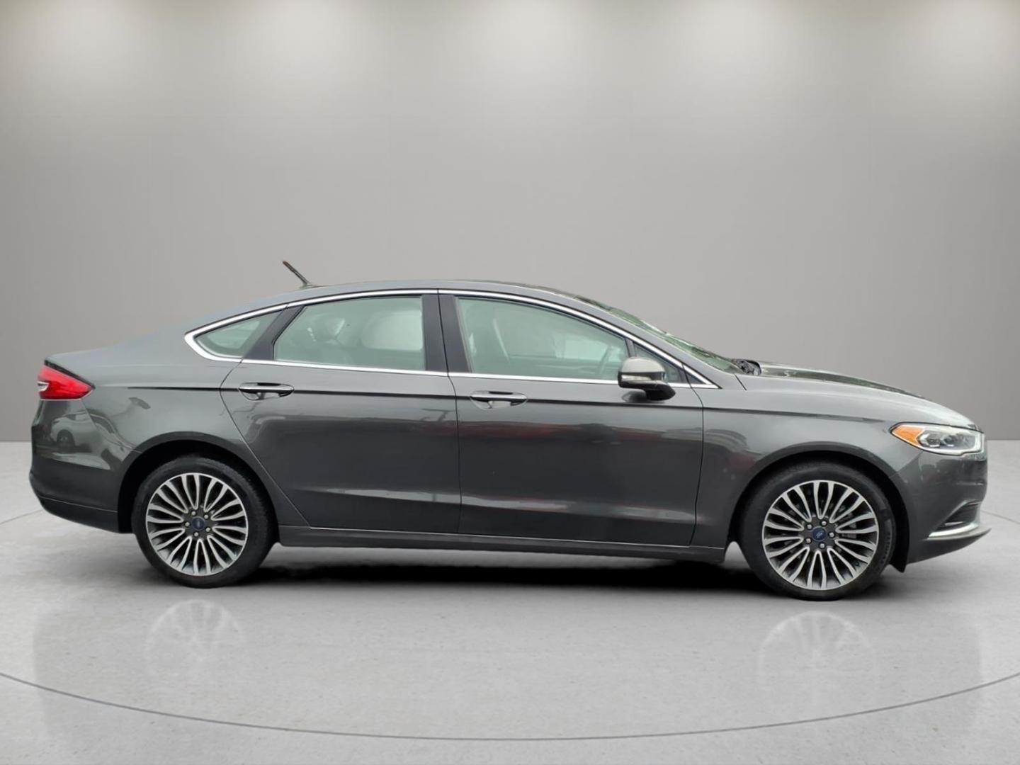 2018 Magnetic J7 Ford Fusion SE (3FA6P0T91JR) with an 2.0L EcoBoost 2.0L Turbo I4 245hp 275ft. lbs. Direct Injection engine, 6-Speed Shiftable Automatic transmission, located at 5505 N. Summit St., Toledo, OH, 43611, (419) 729-2688, 41.654953, -83.530014- Photo#21
