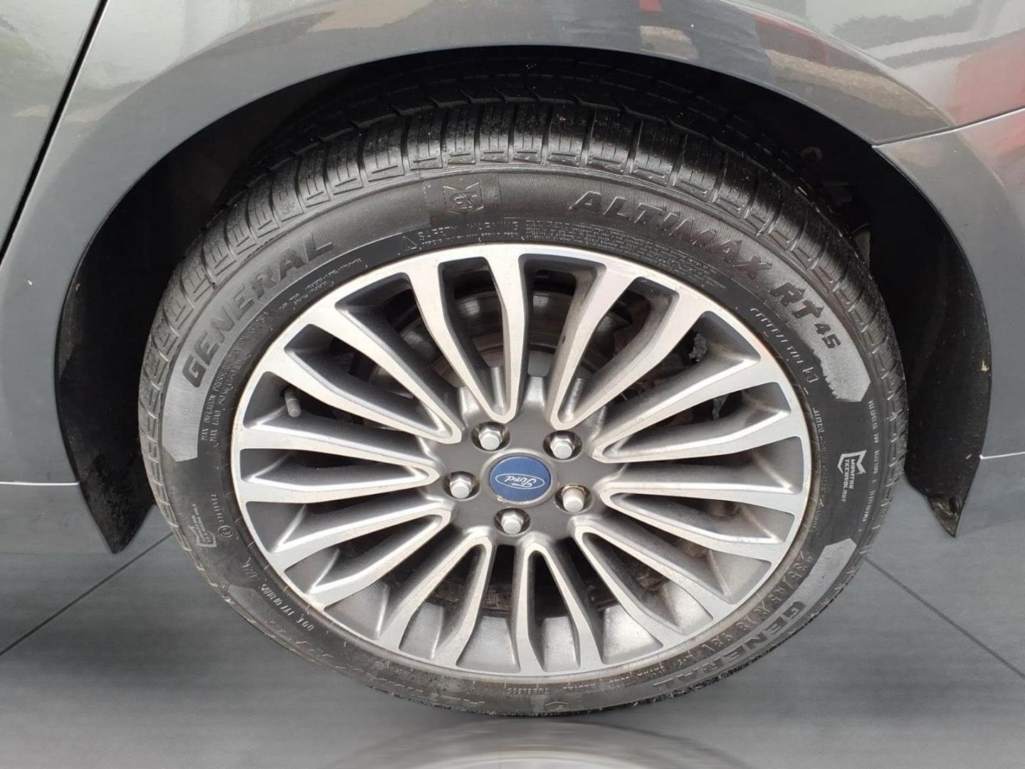 2018 Magnetic J7 Ford Fusion SE (3FA6P0T91JR) with an 2.0L EcoBoost 2.0L Turbo I4 245hp 275ft. lbs. Direct Injection engine, 6-Speed Shiftable Automatic transmission, located at 5505 N. Summit St., Toledo, OH, 43611, (419) 729-2688, 41.654953, -83.530014- Photo#25