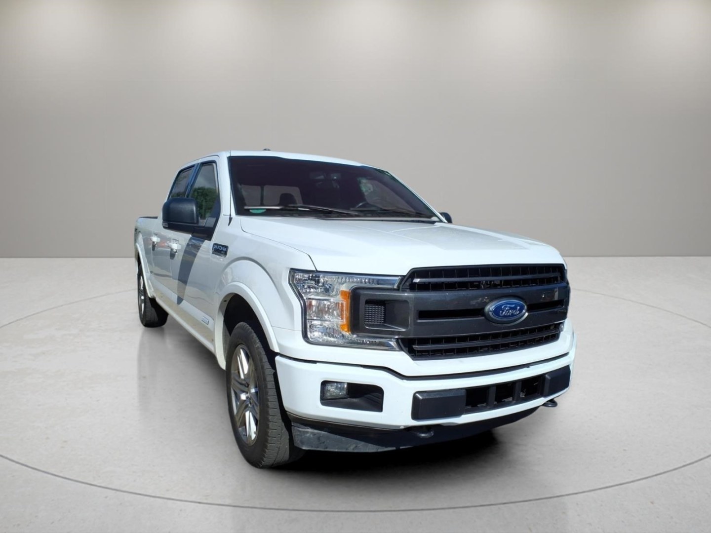 2018 Oxford White Ford F-150 XLT (1FTFW1EG7JF) with an 3.5L EcoBoost 3.5L Twin Turbo V6 375hp 470ft. lbs. Carburetor engine, 10-Speed Shiftable Automatic transmission, located at 5505 N. Summit St., Toledo, OH, 43611, (419) 729-2688, 41.654953, -83.530014- Photo#19