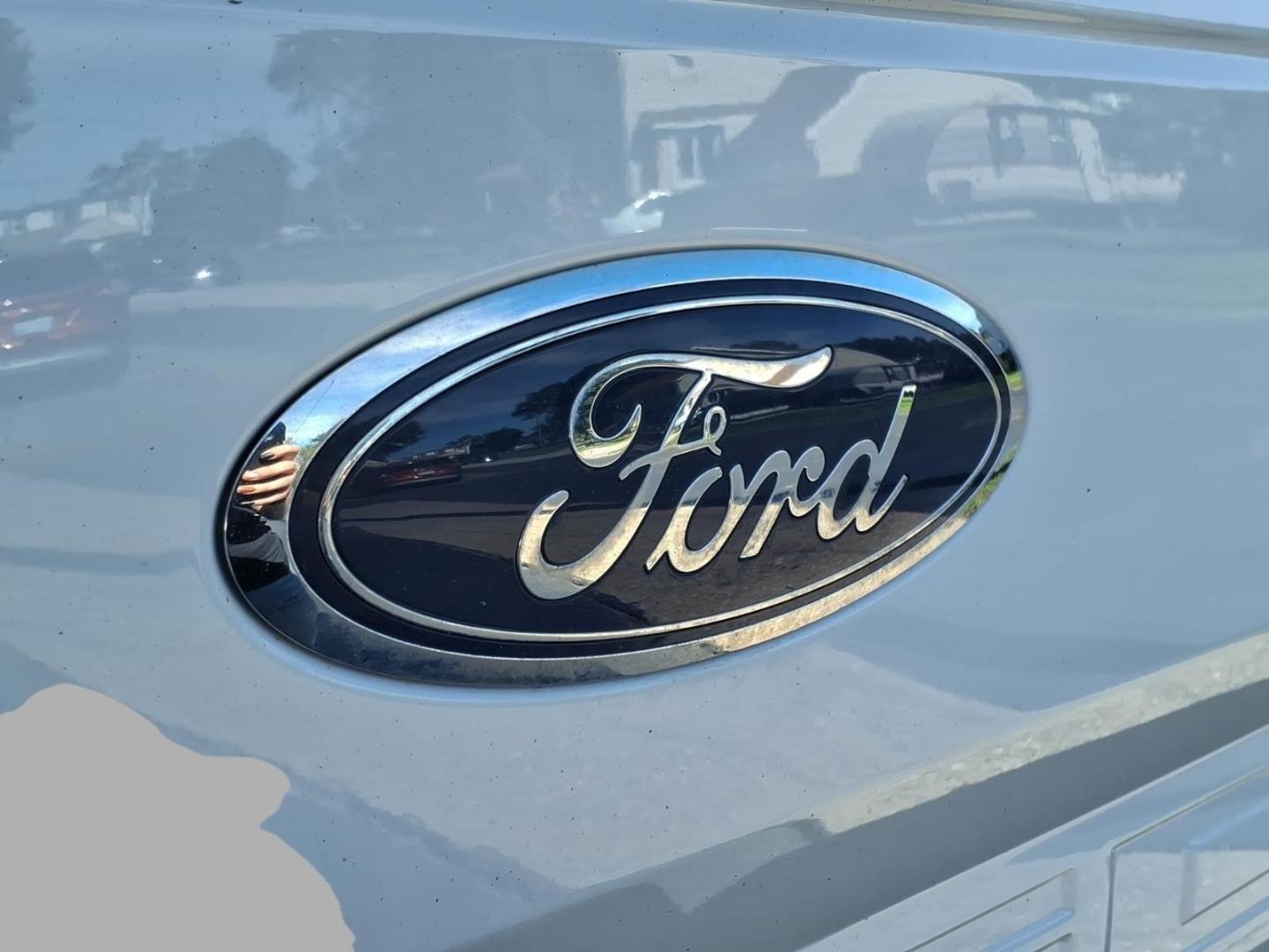2018 Oxford White Ford F-150 XLT (1FTFW1EG7JF) with an 3.5L EcoBoost 3.5L Twin Turbo V6 375hp 470ft. lbs. Carburetor engine, 10-Speed Shiftable Automatic transmission, located at 5505 N. Summit St., Toledo, OH, 43611, (419) 729-2688, 41.654953, -83.530014- Photo#28