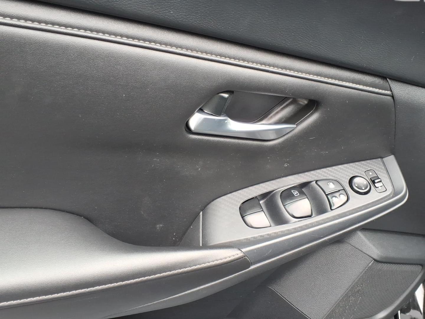 2023 Super Black Nissan Sentra SV (3N1AB8CVXPY) with an 2.0L 2.0L I4 149hp 146ft. lbs. Direct Injection engine, Xtronic CVT transmission, located at 5505 N. Summit St., Toledo, OH, 43611, (419) 729-2688, 41.654953, -83.530014- Photo#2