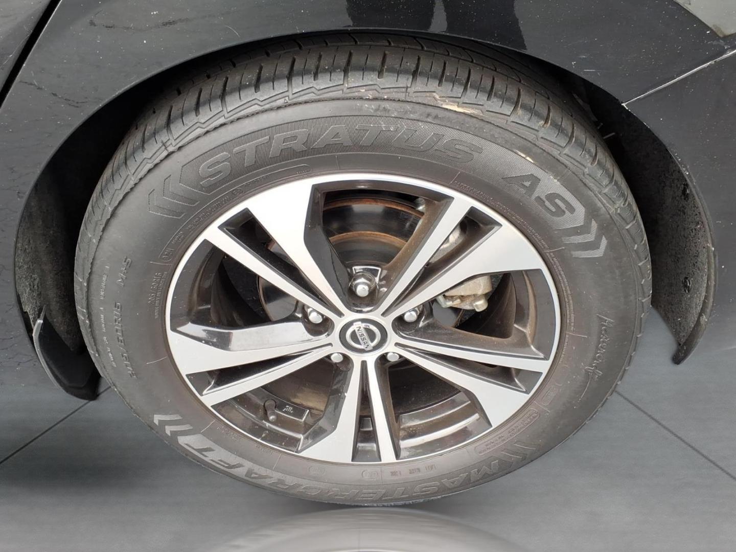 2023 Super Black Nissan Sentra SV (3N1AB8CVXPY) with an 2.0L 2.0L I4 149hp 146ft. lbs. Direct Injection engine, Xtronic CVT transmission, located at 5505 N. Summit St., Toledo, OH, 43611, (419) 729-2688, 41.654953, -83.530014- Photo#24