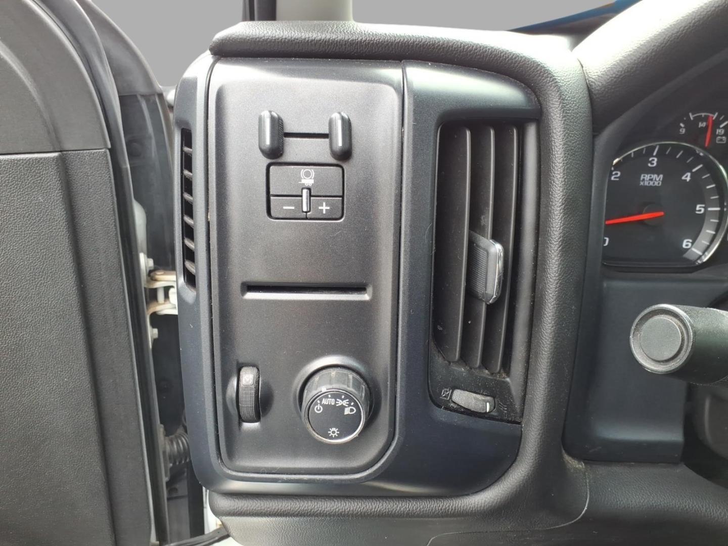 2019 Summit White Gaz Chevrolet Silverado 1500 LD Work Truck (2GCVKNEC8K1) with an 5.3L EcoTec3 5.3L V8 355hp 383ft. lbs. Direct Injection engine, 6-Speed Shiftable Automatic w/Overdrive transmission, located at 5505 N. Summit St., Toledo, OH, 43611, (419) 729-2688, 41.654953, -83.530014- Photo#5