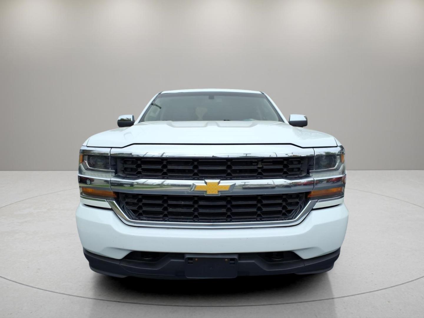 2019 Summit White Gaz Chevrolet Silverado 1500 LD Work Truck (2GCVKNEC8K1) with an 5.3L EcoTec3 5.3L V8 355hp 383ft. lbs. Direct Injection engine, 6-Speed Shiftable Automatic w/Overdrive transmission, located at 5505 N. Summit St., Toledo, OH, 43611, (419) 729-2688, 41.654953, -83.530014- Photo#18