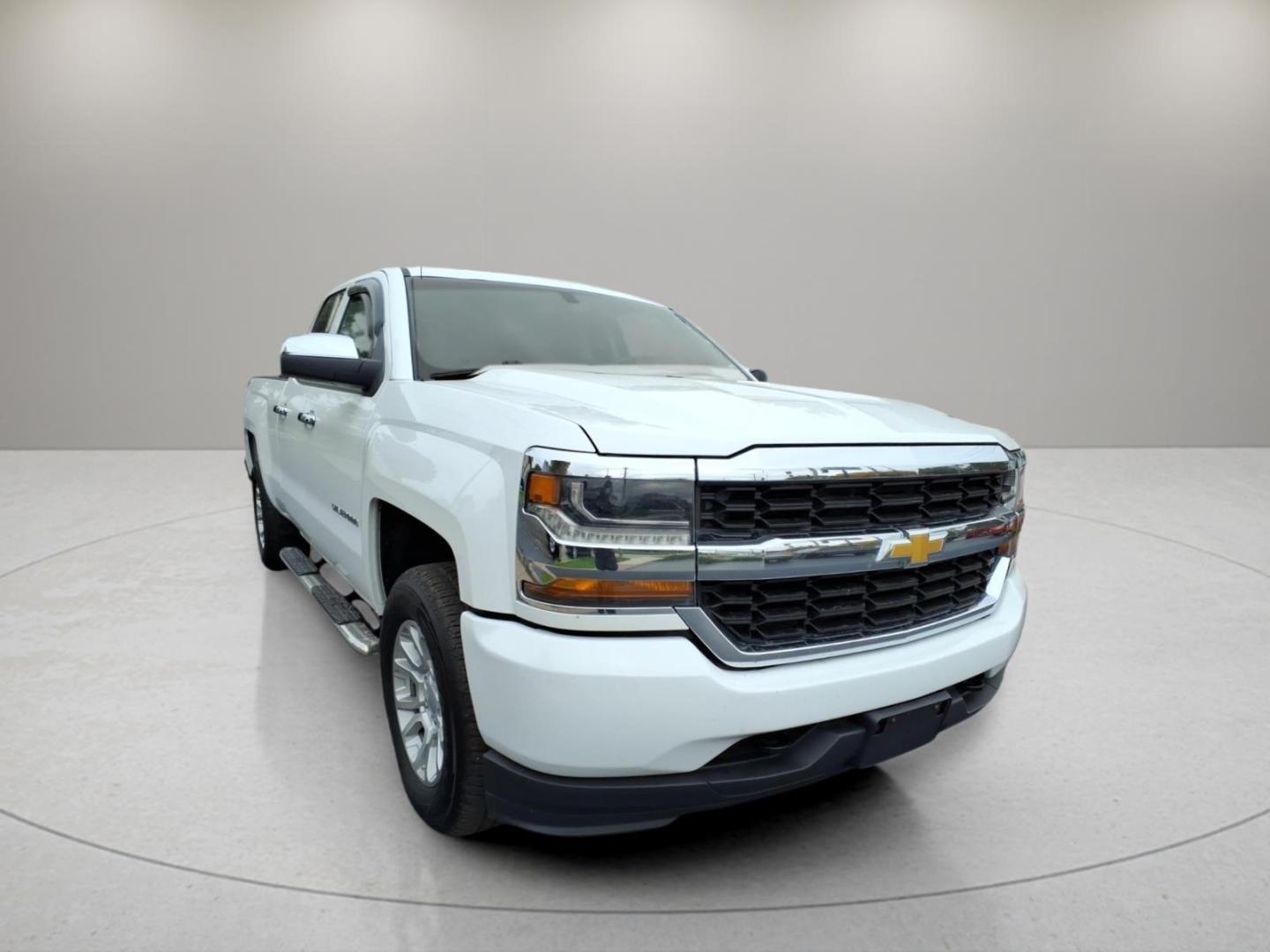 2019 Summit White Gaz Chevrolet Silverado 1500 LD Work Truck (2GCVKNEC8K1) with an 5.3L EcoTec3 5.3L V8 355hp 383ft. lbs. Direct Injection engine, 6-Speed Shiftable Automatic w/Overdrive transmission, located at 5505 N. Summit St., Toledo, OH, 43611, (419) 729-2688, 41.654953, -83.530014- Photo#19