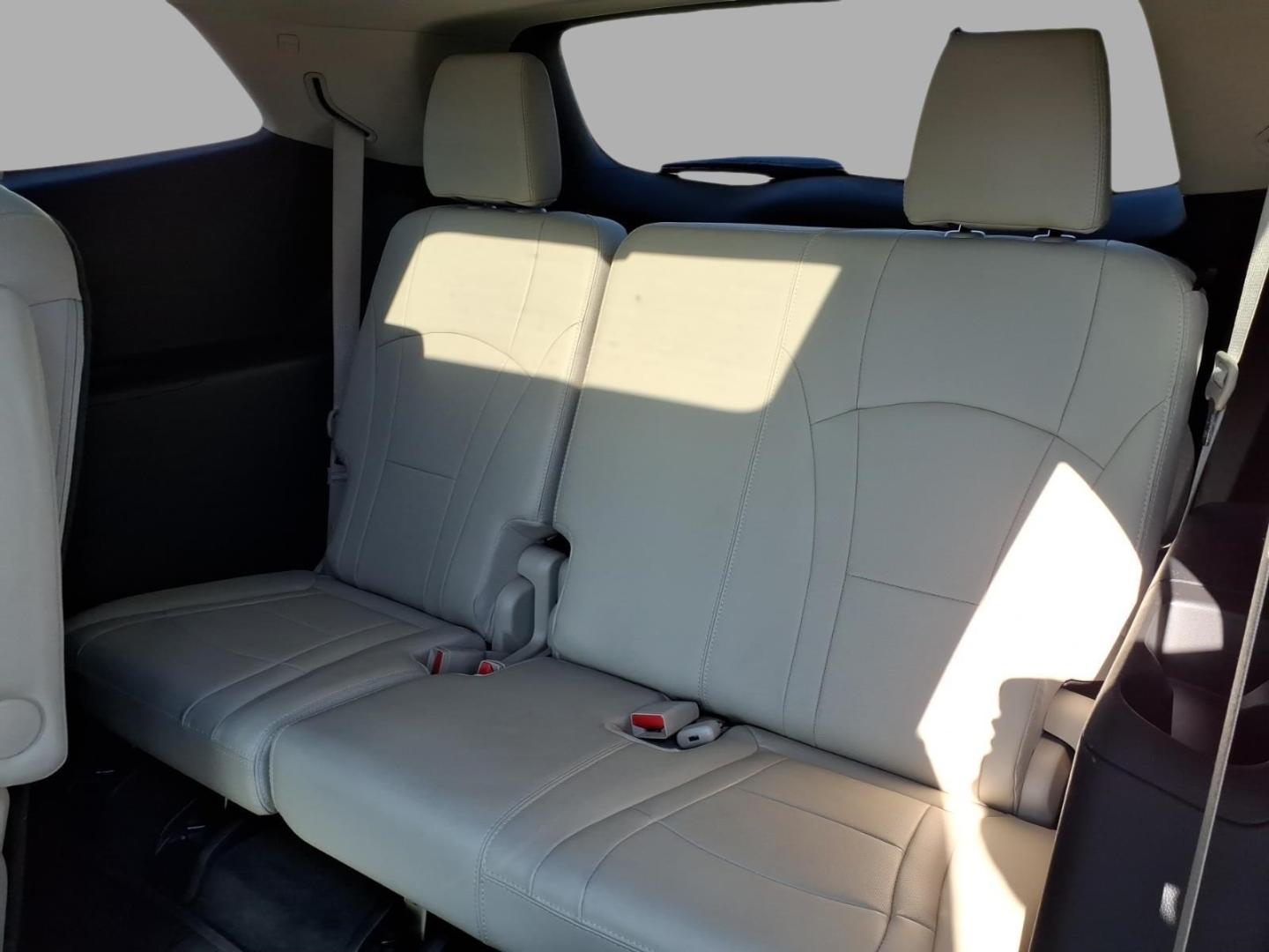 2020 Summit White Buick Enclave Essence (5GAEVAKW9LJ) with an 3.6L 3.6L V6 310hp 266ft. lbs. Direct Injection engine, 9-Speed Shiftable Automatic transmission, located at 5505 N. Summit St., Toledo, OH, 43611, (419) 729-2688, 41.654953, -83.530014- Photo#9