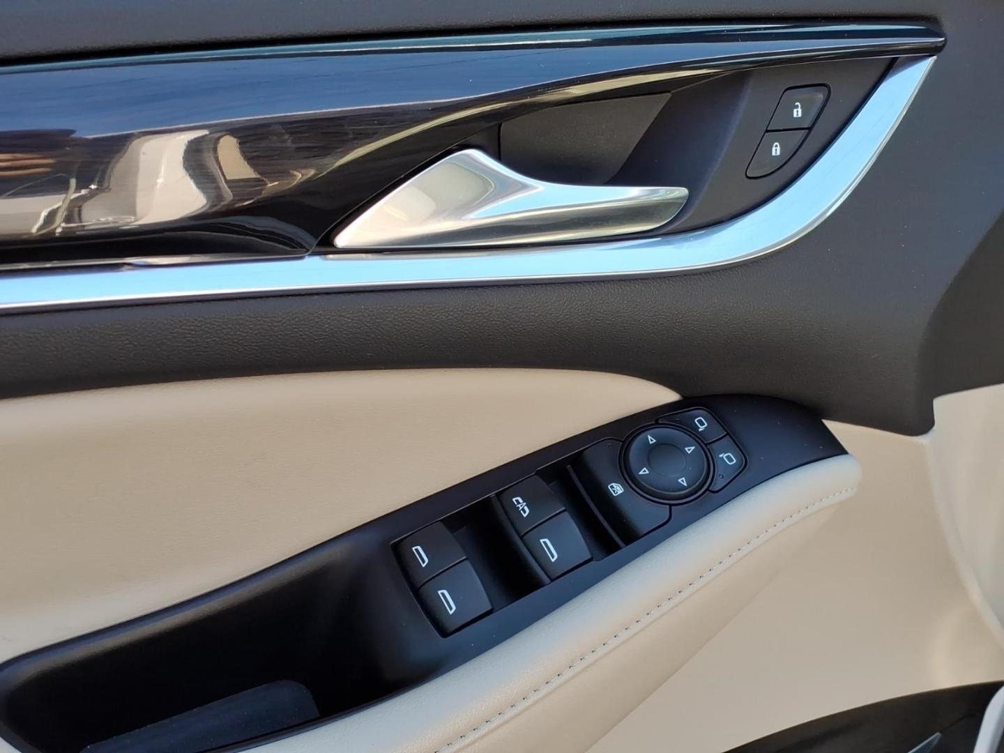 2020 Summit White Buick Enclave Essence (5GAEVAKW9LJ) with an 3.6L 3.6L V6 310hp 266ft. lbs. Direct Injection engine, 9-Speed Shiftable Automatic transmission, located at 5505 N. Summit St., Toledo, OH, 43611, (419) 729-2688, 41.654953, -83.530014- Photo#14