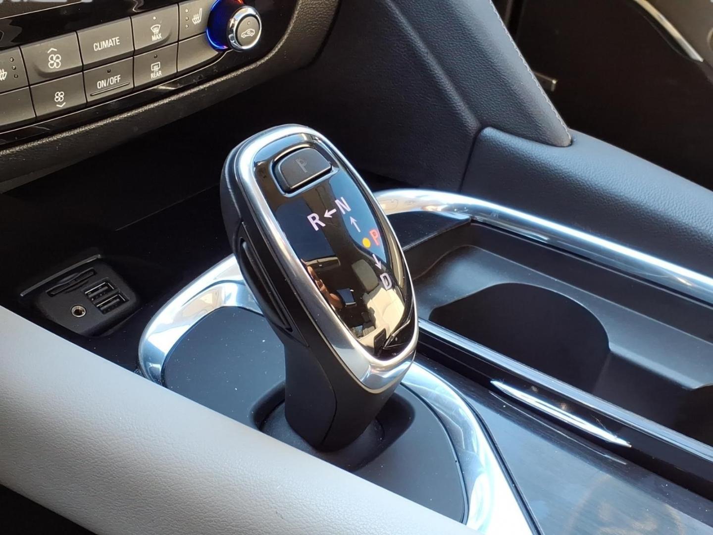 2020 Summit White Buick Enclave Essence (5GAEVAKW9LJ) with an 3.6L 3.6L V6 310hp 266ft. lbs. Direct Injection engine, 9-Speed Shiftable Automatic transmission, located at 5505 N. Summit St., Toledo, OH, 43611, (419) 729-2688, 41.654953, -83.530014- Photo#30