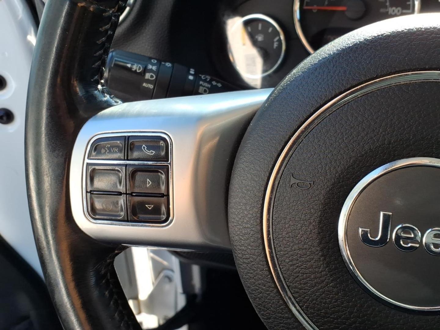 2016 Bright White Clear Coat Jeep Wrangler Unlimited Rubicon (1C4BJWFG4GL) with an 3.6L 3.6L V6 285hp 260ft. lbs. Fuel Injected engine, Automatic transmission, located at 5505 N. Summit St., Toledo, OH, 43611, (419) 729-2688, 41.654953, -83.530014- Photo#5