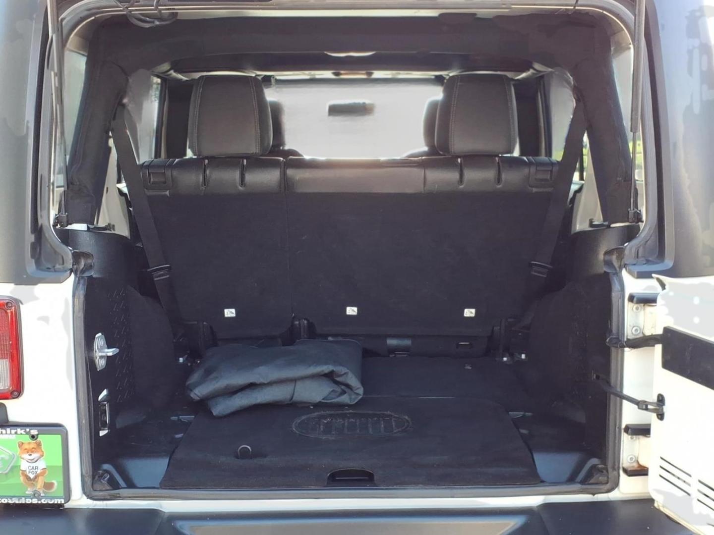2016 Bright White Clear Coat Jeep Wrangler Unlimited Rubicon (1C4BJWFG4GL) with an 3.6L 3.6L V6 285hp 260ft. lbs. Fuel Injected engine, Automatic transmission, located at 5505 N. Summit St., Toledo, OH, 43611, (419) 729-2688, 41.654953, -83.530014- Photo#14