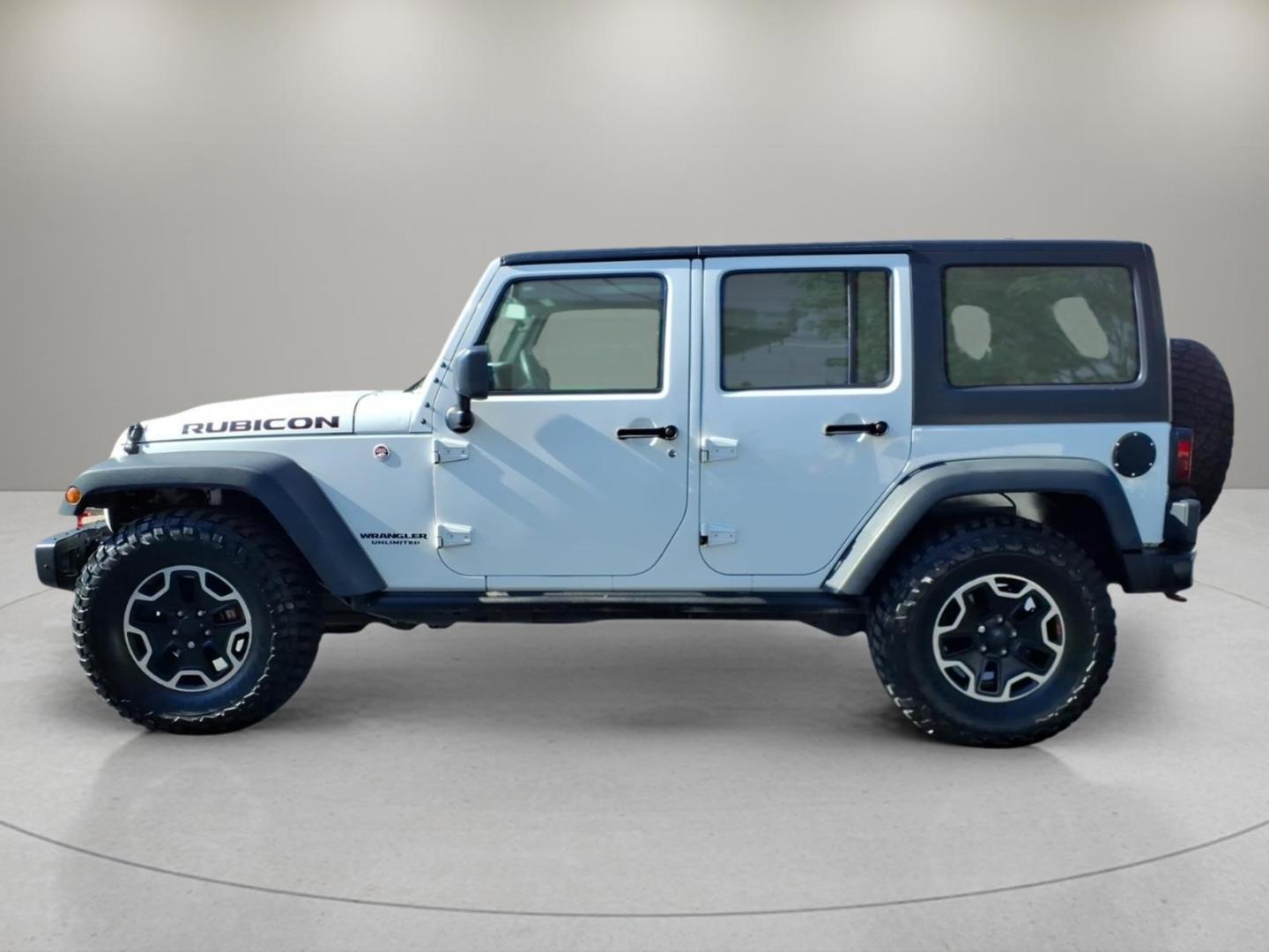 2016 Bright White Clear Coat Jeep Wrangler Unlimited Rubicon (1C4BJWFG4GL) with an 3.6L 3.6L V6 285hp 260ft. lbs. Fuel Injected engine, Automatic transmission, located at 5505 N. Summit St., Toledo, OH, 43611, (419) 729-2688, 41.654953, -83.530014- Photo#15